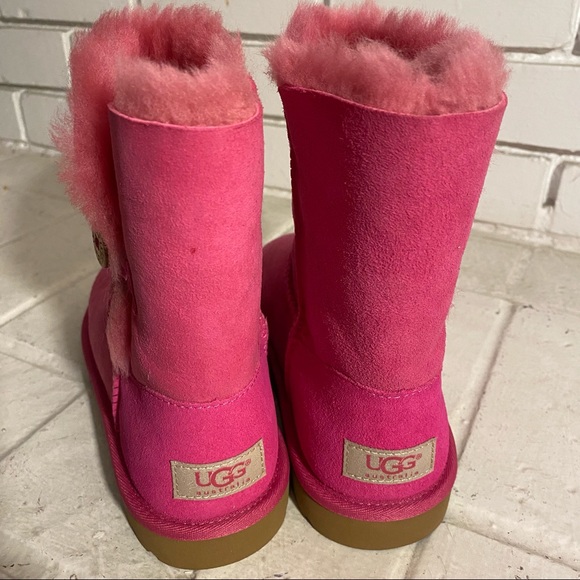 NEW Ugg Bailey Button Boot - HOT PINK - Size 5 - Picture 3 of 8